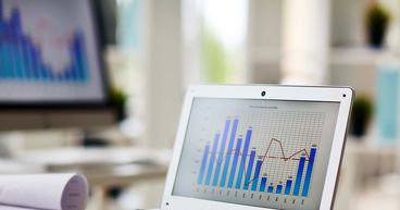 A quick look at 10 most influential economists