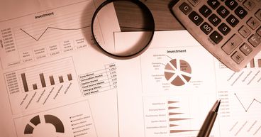 Foot locker (FL), Deere & Co (DE) post strong results, stocks rally