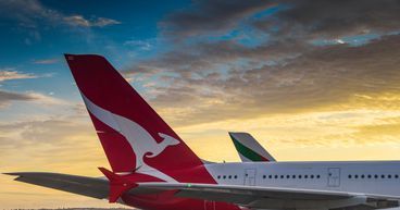 How many international airlines are still flying to Australia?