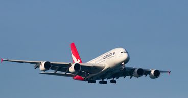 Qantas performs longest ever flight of over 17 hours