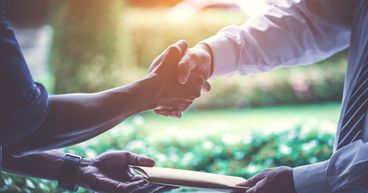 NatWest (NWG) & Lloyds (LLOY): 2 banking stocks to buy now