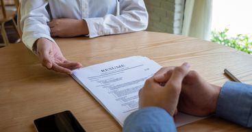 US job openings fall to 10.4 mn, voluntary quits surge in August