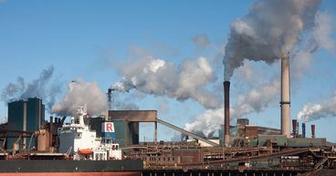 Can electric batteries help shipping industry go green?