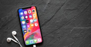 Apple (AAPL) stock falls 2% day after Q4 results