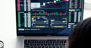FTSE struggles with 7,200, Wall Street dips 2% as Omicron fears escalate