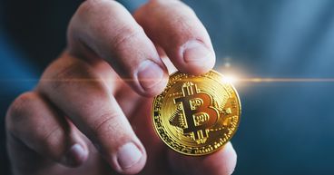 What do economists think of cryptocurrency?