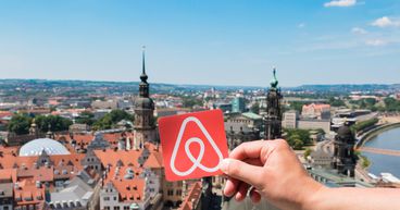What gives Airbnb (ABNB) edge over rivals? Sees robust Q1 growth