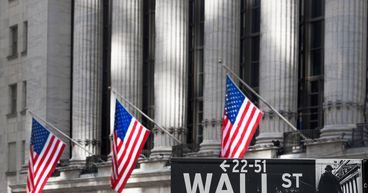 US stocks retreat ahead of big earnings; TSLA, GE, UPS decline