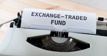ZEO, XEG, FDL, HEE & CIF: 5 outperforming ETFs to buy as TSX rebounds