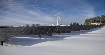 Why is AEMO suspending some solar and wind projects?