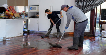 Floods isolate Australian wheatbelt towns; Singapore joins rescue efforts