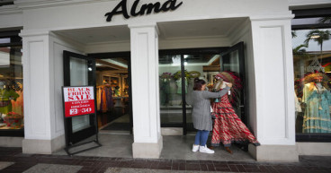 Inflation hovers over shoppers seeking deals on Black Friday