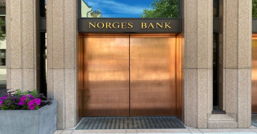 Norway companies see weaker outlook, central bank survey shows