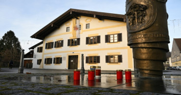 Black ribbons, candles: Benedict's German home town in mourning