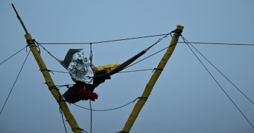 Police move in on anti-coal activists at German protest camp