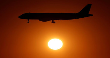 Pilots fail to cash in on air traffic revival -global survey