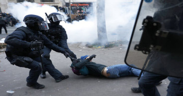 Report: Man loses testicle after clubbing by Paris police