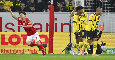 Reyna again rescues Dortmund with late winner against Mainz