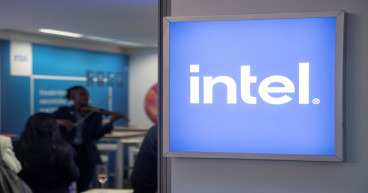 Intel 'stumbled,' CEO says; shares drop 9.5% as loss forecast