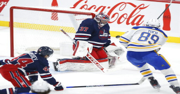 Sabres hold off Jets 3-2 for 5th straight victory