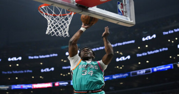 Clippers extend win streak to 4 with 138-100 rout of Spurs