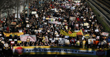 Tens of thousands of teachers march in Lisbon to demand better pay and conditions