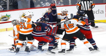 Carter Hart makes 40 saves, Flyers beat Jets 4-0