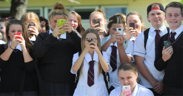 Renewed push to ban mobiles in NSW schools