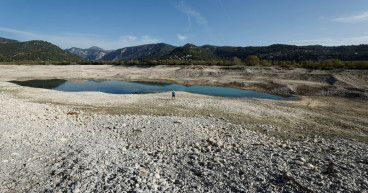 France eyes 'unprecedented' water curbs after driest winter since 1959