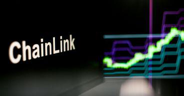 Is Chainlink (LINK) crypto climbing on Robinhood (HOOD) news?