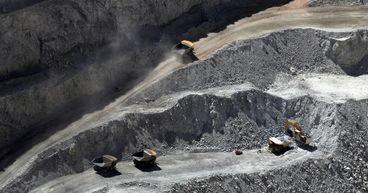  Jefferies Upgrades Anglo American Amid Restructuring Progress and Positive Commodity Outlook 