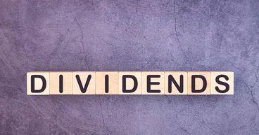  Three TSX Blue-Chip Stocks With Attractive Dividend Yield 