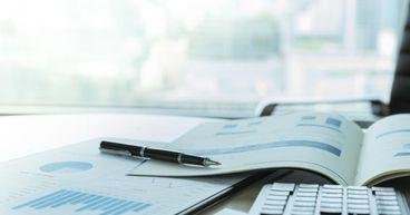 Standard Chartered (LSE:STAN) Surges Despite Gulf Market Hurdles