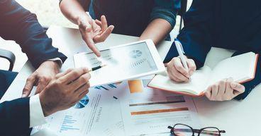 Serco Group plc (LON:SRP) Reaches New 52-Week Low Amid Market Pressures