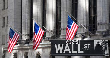 Wall Street continues to decline ahead of Fed's comment; WMT, and GM decline