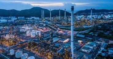 Is Schlumberger Facing New Pressures on NYSE and S&P 500?