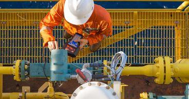 BP Shares Dip Amid Shale Expansion and OPEC+ Speculations (LSE:BP)