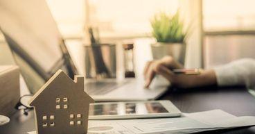 Is FirstService (TSX:FSV) Facing Challenges Despite TSX And NASDAQ Listings?