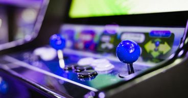 Two stocks In The Gaming Industry – AGI and CWN
