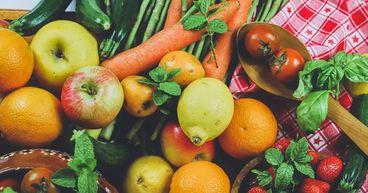 FTSE 100 Update: Is Compass Group (LSE:CPG) Maintaining Its Momentum in Contract Catering?