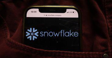 Should you explore Snowflake (SNOW) stock after its earnings?