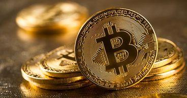 Bitcoin Presses Pause as Gold Hits Record Highs, Tokyo Inflation Surges