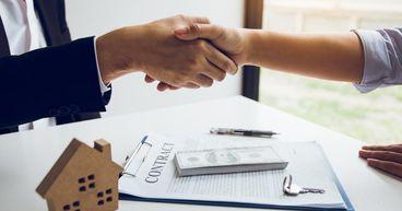 AJ Bell (LON:AJB) Shares Influence FTSE 350 Amid Gold Price Surge