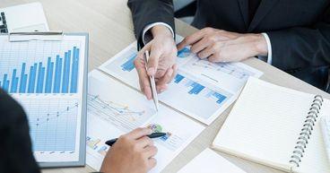 E-L Financial Corporation Limited (TSE:ELF) Records Price Uptick Amid Reduced Trading Volume
