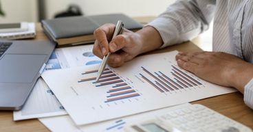 Goeasy Faces Market Pressure As TSX Composite Index Focus Shifts
