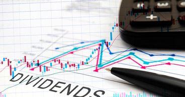 A Dividend Giant Favorable Over Enbridge Stock Right Now