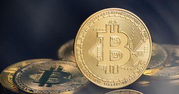  Bitcoin ETF Inflows Boost Confidence, and FXGuys Emerges as a Rising DeFi Contender 