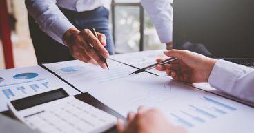 Liontrust Asset Management (LON:LIO) Sees Shares Fall Below 200-Day Moving Average