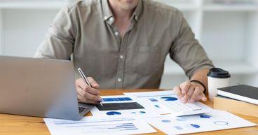 Axon Enterprise Faces New Low: What It Means for FTSE 100 Index Future