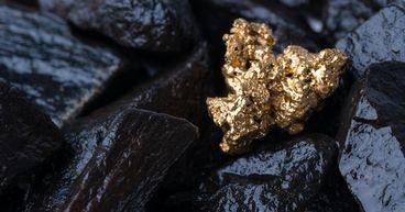 FTSE 100: Anglo American Holds Output Amid Portfolio Shift?